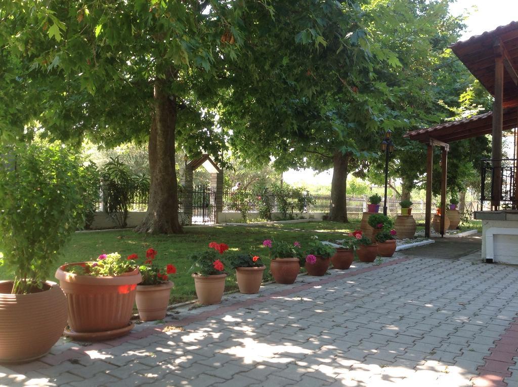 Villa Maria Ofrínion Buitenkant foto